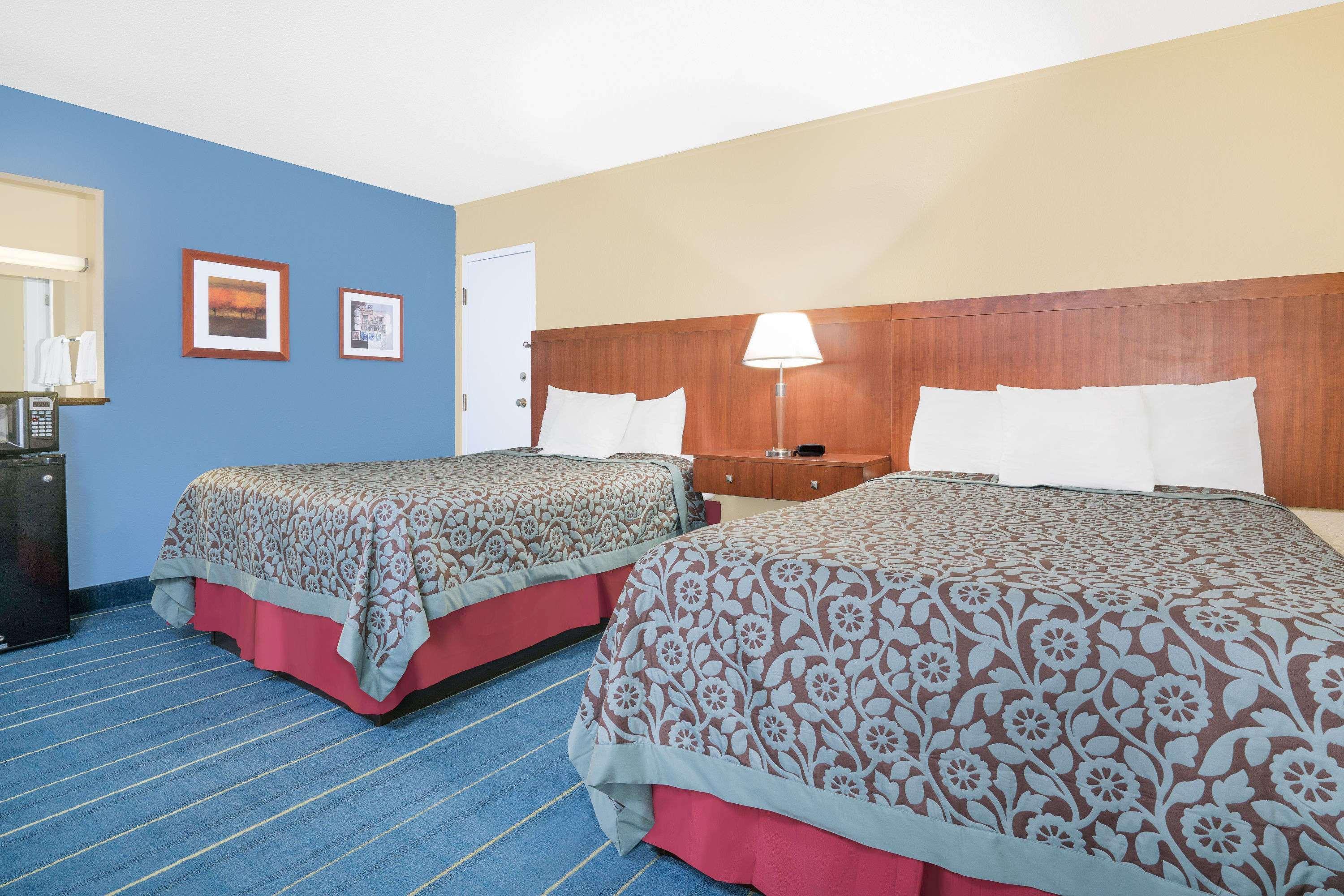 Days Inn By Wyndham Alexandria Mn Exterior foto